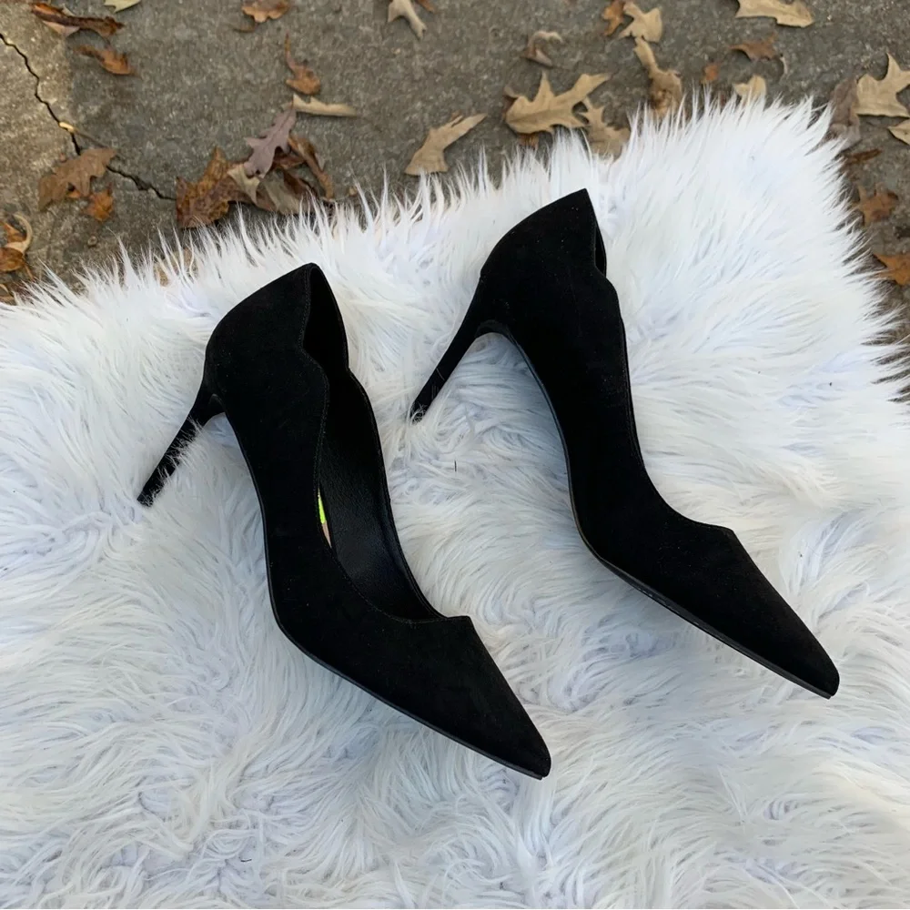 Chinese Laundry Black Scalloped Suede Heels Size 11